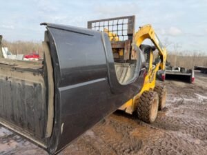 1999–2006 Chevy / GMC 6.5 Ft Short Bed – Rust Free OEM Takeoff